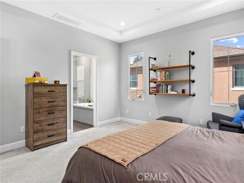 58 Tollson , Irvine, CA