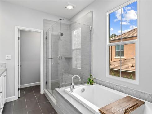 58 Tollson , Irvine, CA