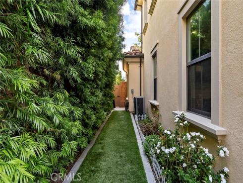 58 Tollson , Irvine, CA