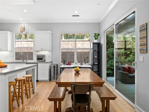 58 Tollson , Irvine, CA