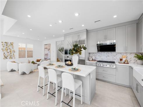 106  Albero  , Irvine, CA