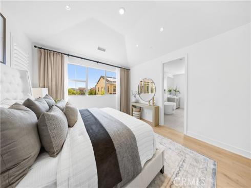 106  Albero  , Irvine, CA