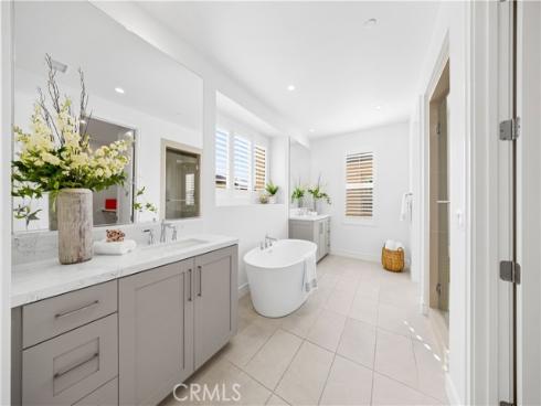 106  Albero  , Irvine, CA