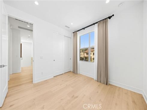 106  Albero  , Irvine, CA