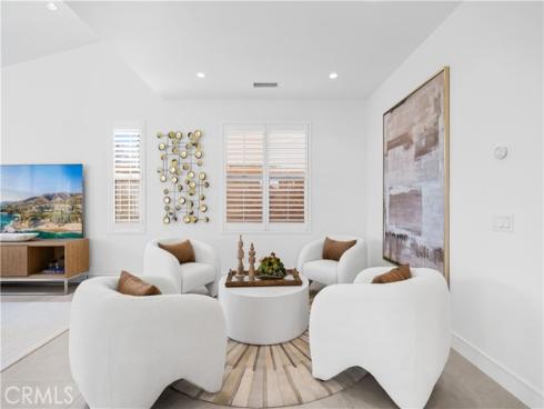 106  Albero  , Irvine, CA