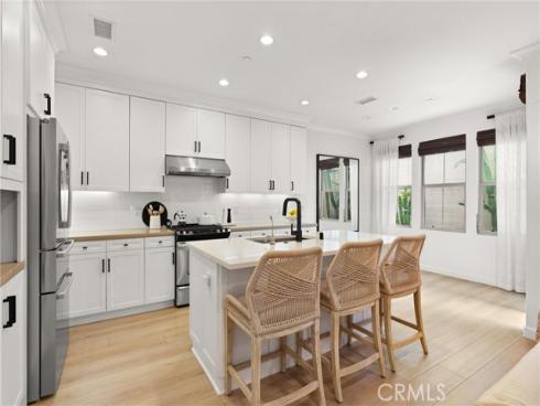 112  Gemstone  , Irvine, CA