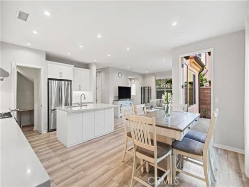 135  Messenger  , Irvine, CA