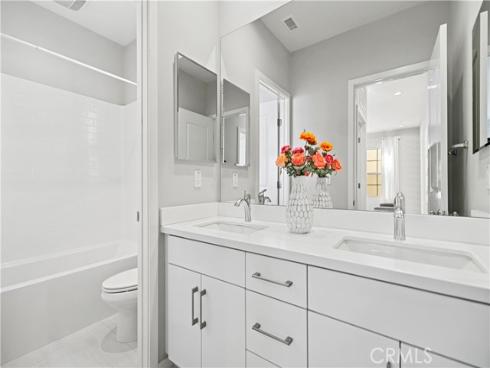 135  Messenger  , Irvine, CA