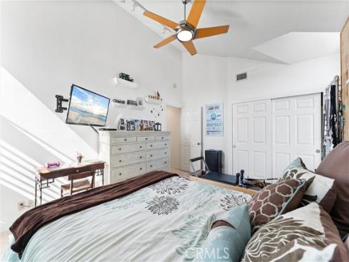 39 Foxboro , Irvine, CA