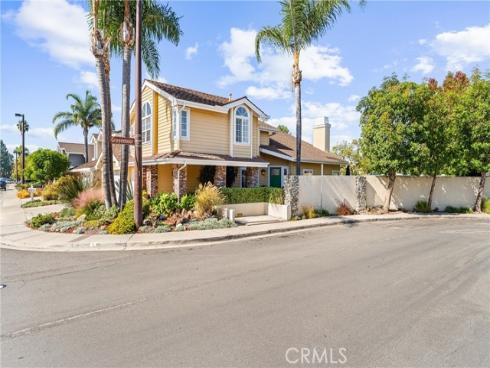 39 Foxboro , Irvine, CA