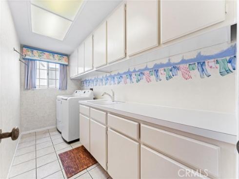 39 Foxboro , Irvine, CA