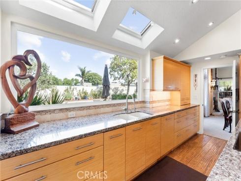 39 Foxboro , Irvine, CA