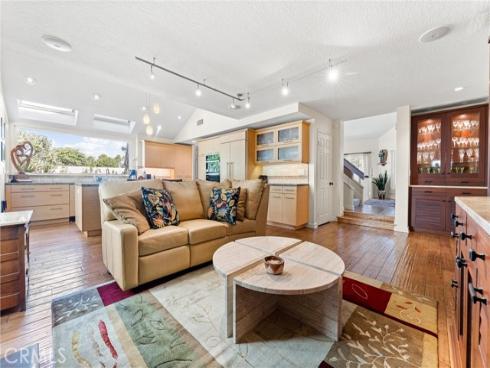 39 Foxboro , Irvine, CA