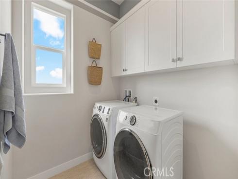 547  Mulligan  , Irvine, CA