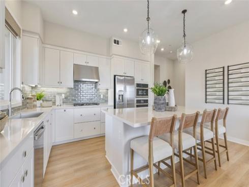 547  Mulligan  , Irvine, CA