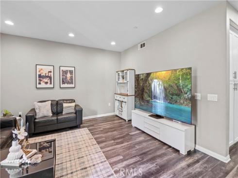 88  Capricorn  , Irvine, CA