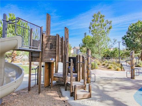 121 Dolores , Irvine, CA