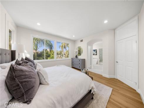 32  Silveroak  , Irvine, CA