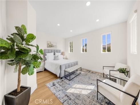 32  Silveroak  , Irvine, CA