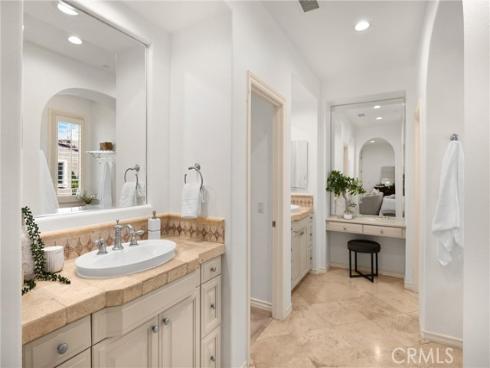 34  Tall Hedge  , Irvine, CA