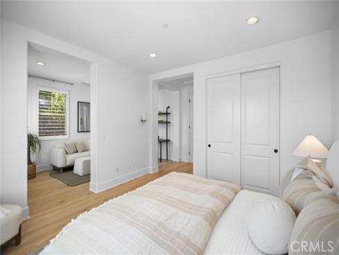 51  Fenway  , Irvine, CA