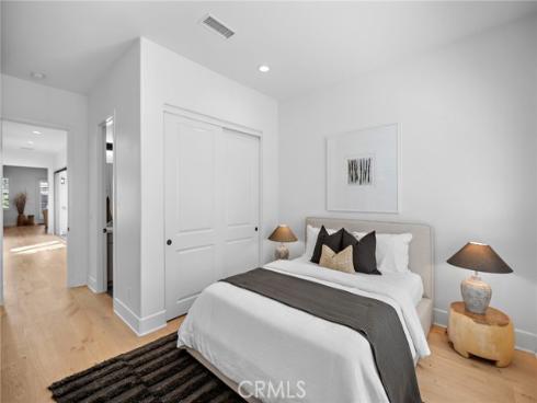 51  Fenway  , Irvine, CA