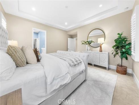 51 Thoroughbred , Irvine, CA