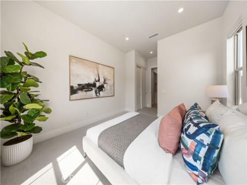 122  Mossvine  , Irvine, CA