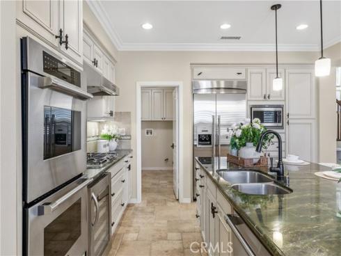 35  Twin Gables  , Irvine, CA