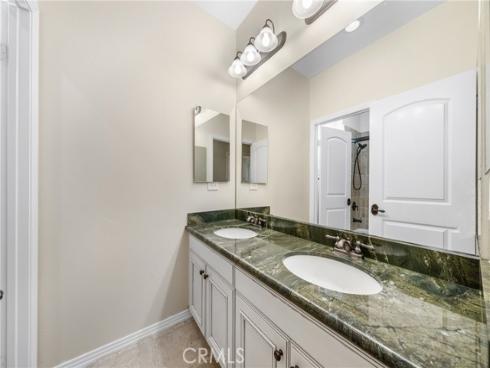 35  Twin Gables  , Irvine, CA