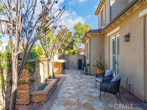 35  Twin Gables  , Irvine, CA