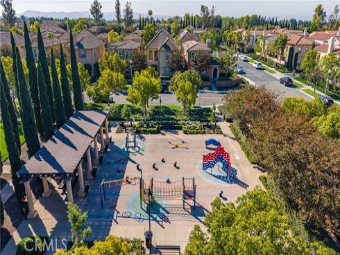 35  Twin Gables  , Irvine, CA