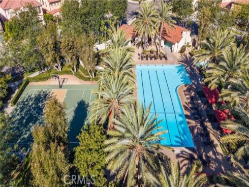 35  Twin Gables  , Irvine, CA