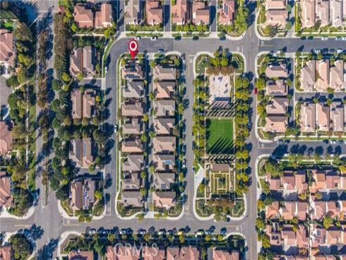 35  Twin Gables  , Irvine, CA