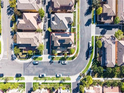 35  Twin Gables  , Irvine, CA