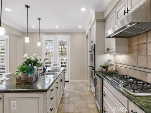 35  Twin Gables  , Irvine, CA