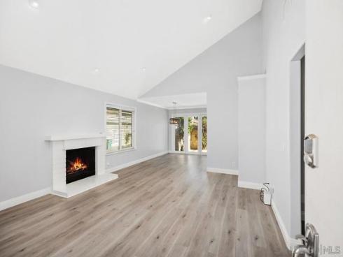 14  Dragonfly  25 , Irvine, CA