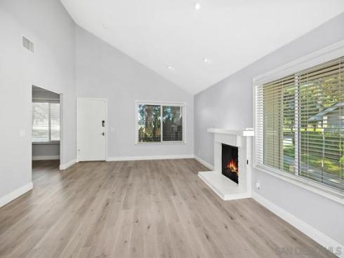 14  Dragonfly  25 , Irvine, CA