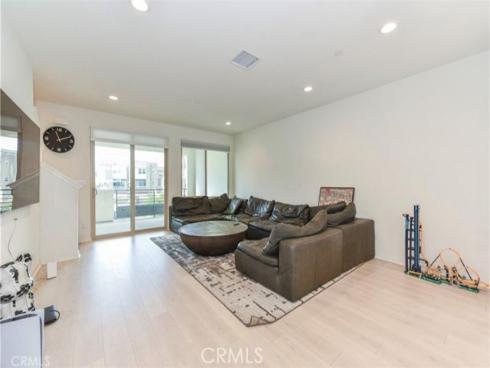 175  Frame  , Irvine, CA