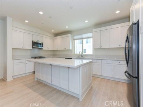 175  Frame  , Irvine, CA