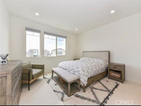 175  Frame  , Irvine, CA