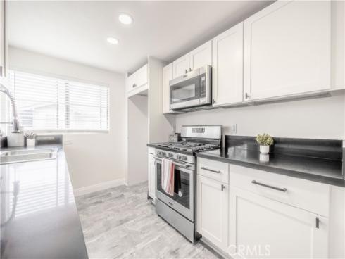 46  Echo  16  Run, Irvine, CA