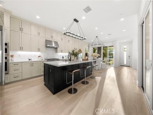 134  Aspect  , Irvine, CA