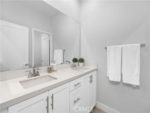 121  Novel  , Irvine, CA