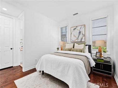 20  Dreamlight  , Irvine, CA