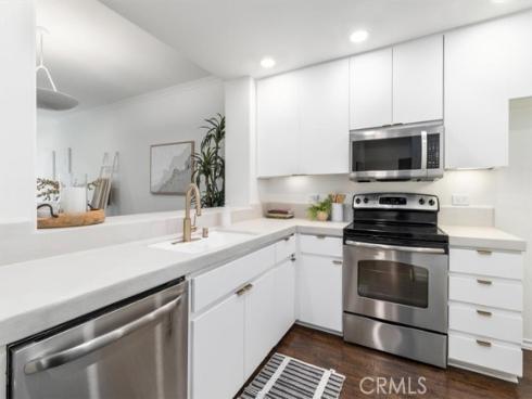 2233 Martin 216 , Irvine, CA