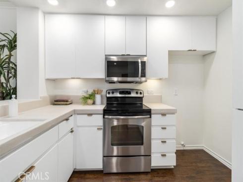 2233 Martin 216 , Irvine, CA