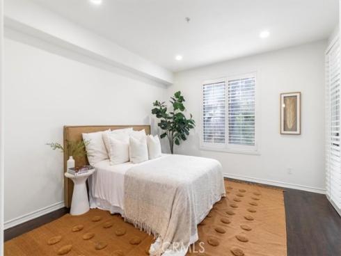 2233 Martin 216 , Irvine, CA