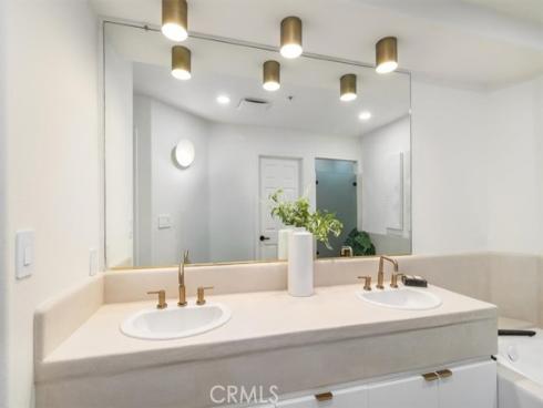 2233 Martin 216 , Irvine, CA