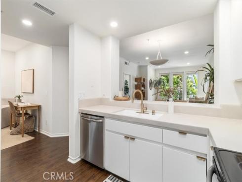 2233 Martin 216 , Irvine, CA